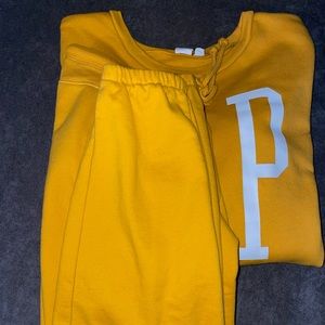 Gap sweatsuit